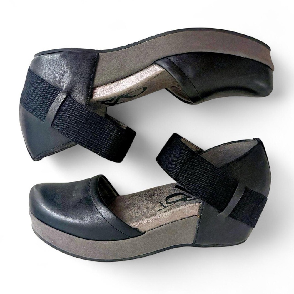 OTBT Black and Gray Platform Shoes